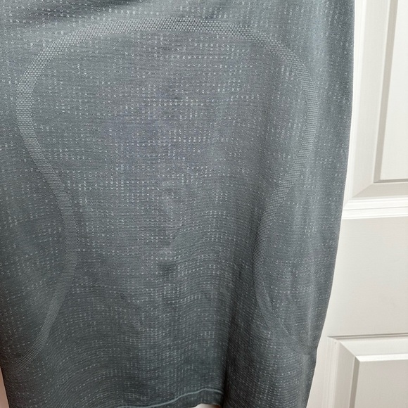 Lululemon Athletica Gray Tank Top - Picture 3 of 6